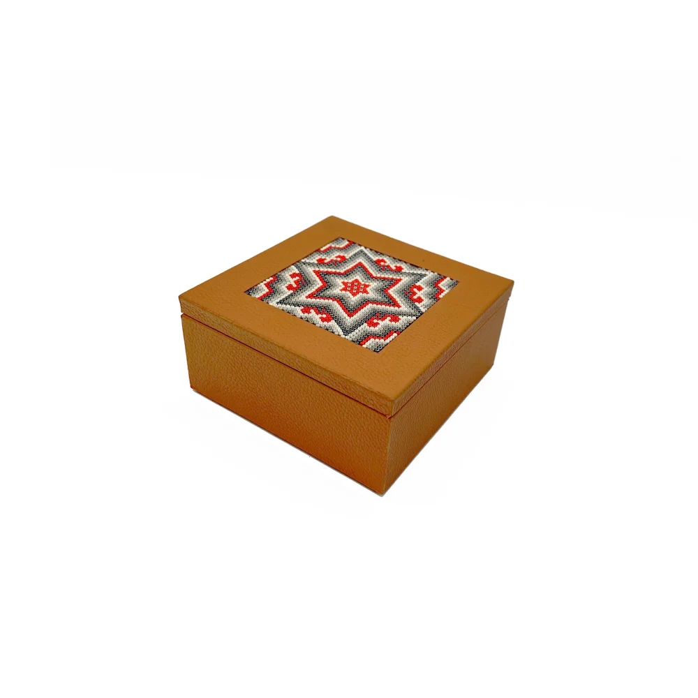 Caja Cuadrada Grande con Huichol